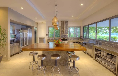 Coco Villa | Ocean-View Villa Just Minutes from the Beach – Pure Paradise