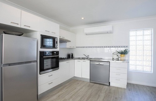 Terrigal House | Ocean views and an easy walk to Terrigal, beach, boutique shops and eateries