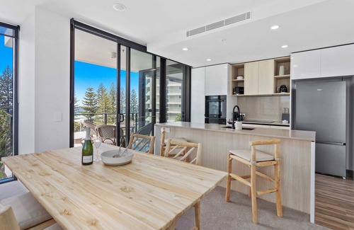 Burleigh Heads Apartment | Ocean Views at Sandbar Burleigh Heads