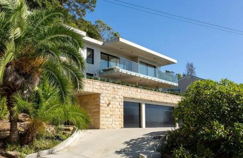 Collaroy Beach House | Ocean Views, Deck and Parking at Beach Apartment