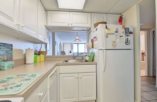 Bethany Beach Condo | Ocean Views in this 2 bed/2 bath condo in amenity rich Sea Colony East! Brandywine House, Wifi Available, Pool, Fitness Center, Private Beach, Tennis!