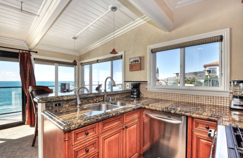 Laguna Beach Villa | Ocean views steps to the water prime Laguna Beach 8 Villa Roma