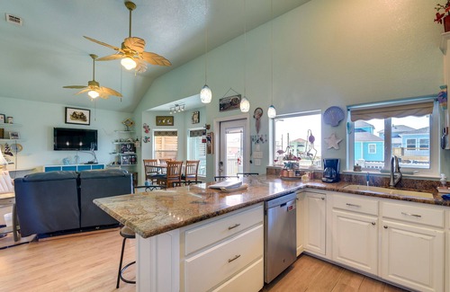 Port Bolivar House | Ocean Views & Walk to Shore: Crystal Beach Home!