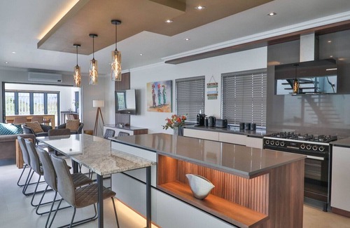 Westcliff Villa | Ocean Whisper Villa - near Westcliff coastal paths