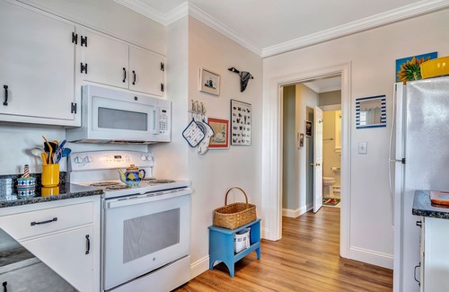 Boothbay Harbor Apartment | Oceanfront 2 bedroom unit on The Harbor