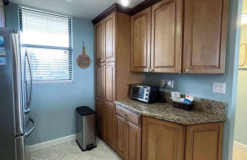 Hutchinson Island South Condo | Oceanfront 2-bedroom condo in Jensen Beach with WiFi, fitness room, cable, AC