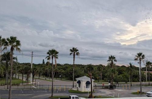 Cape Caneveral Beach Gardens Apartment | Oceanfront 2br2b, Ocean Views, Heated Pool, Spa