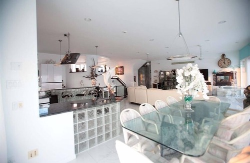 Loveladies House | Oceanfront 7+BR, 3rd fl pool, roof top hot tub.