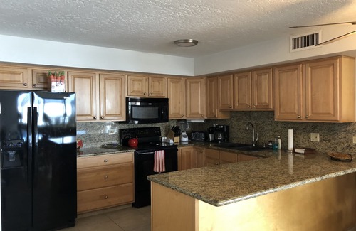 Maalaea Condo | OCEANFRONT Aug, Sept & Oct Rate Reduction; 2 bdrm, 2 bath, Central A/C