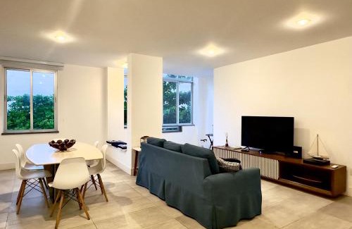 Leme Apartment | Oceanfront Avenida Atlântica