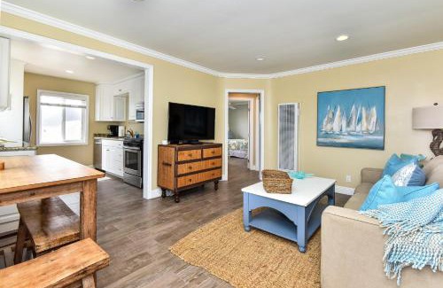 Balboa Peninsula House | Oceanfront Back Home with View of the Sea