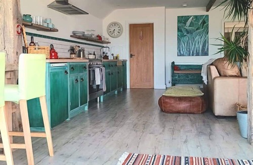 Pevensey House | Oceanfront Bliss with Spacious Family Retreat with Views.