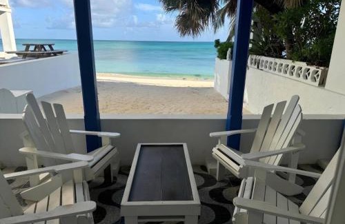 Nassau House | Oceanfront Bungalow Cable Beach 2 Bedroom