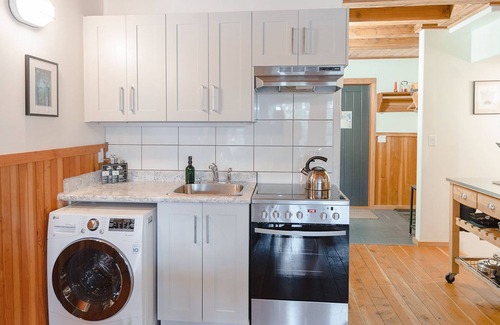 Ucluelet Cabin | Oceanfront Cabin With 2 Private Decks! ⎮Sea Glass