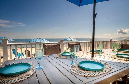 Sandwich House | Oceanfront Cape Cod House by Rock Properties