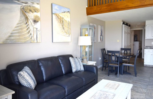 Old Orchard Beach Condo | Oceanfront Condo with panoramic views