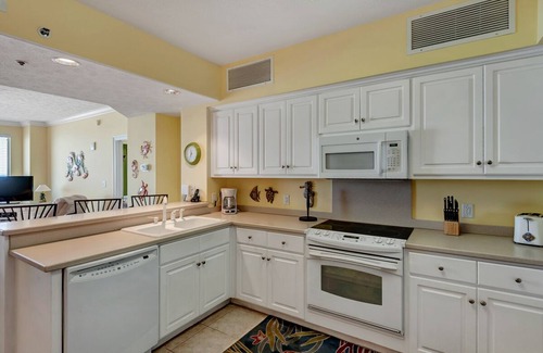 Thomas Drive Condo | Oceanfront Condo with Spacious Balcony - Unit 0306 by RedAwning