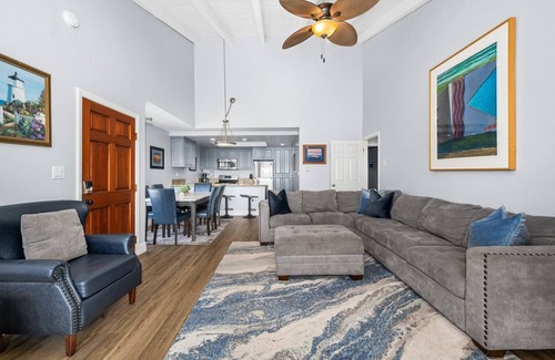 Balboa Peninsula Apartment | Oceanfront Condo in Newport Beach with Private Balcony and Perfect Location by the Pier