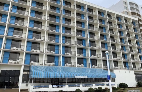 Northeast Virginia Beach Condo | Oceanfront Condo on Boardwalk/Indoor Pool/Hot Tub