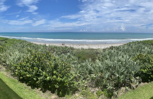 Melbourne Beach Condo | Oceanfront - Directly On the Ocean Luxury 3BR Condo Sleeps 6 to 8 - with a pool