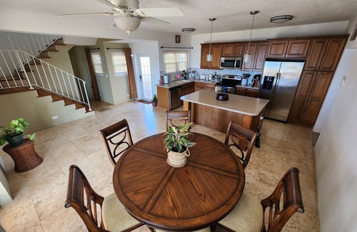 Sandys House | Oceanfront "Dock of the Bay" Retreat in Beautiful Bermuda