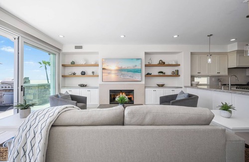 Balboa Peninsula House | Oceanfront Escape with Breathtaking Views