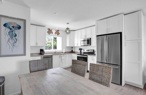 Marathon Apartment | Oceanfront Getaway in Marathon!