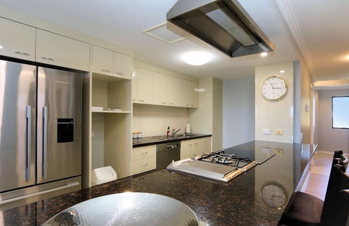 Bargara Apartment | Oceanfront Getaway: Your Perfect Beach side Retreat