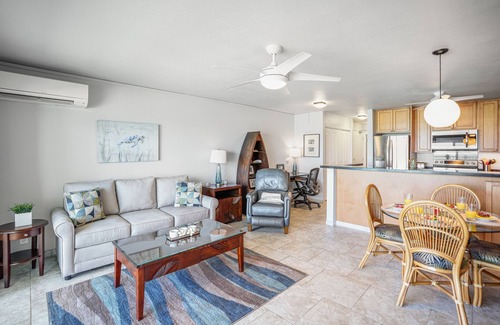 Kapaa Condo | Oceanfront home with shared pool, hot tub, spacious private lanai, & WiFi