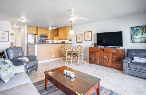 Kapaa Condo | Oceanfront home with shared pool, hot tub, spacious private lanai, & WiFi