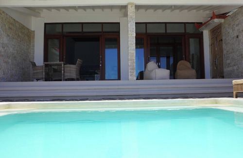 Candi Dasa Villa | Oceanfront | Infinity Pool | Spacious | Amethyst