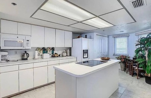 New Smyrna Beach Apartment | Oceanfront Luxury Highrise Condo-13th Floor