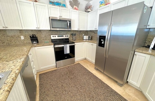 Alice Town House | OCEANFRONT LUXURY HOME " Seas The Day"