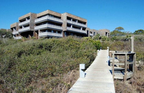 West Beach Village Villa | Oceanfront Premium Villa, 2BD/2BA master suites, Pool access, Resort Privileges