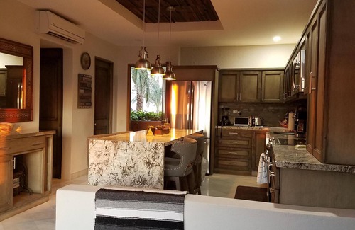 San Jose del Cabo Condo | Oceanfront Resort Beach Paradise! Great Reviews, Modern Remodel great location!