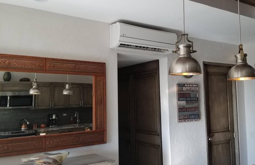 San Jose del Cabo Condo | Oceanfront Resort Beach Paradise! Great Reviews, Modern Remodel great location!