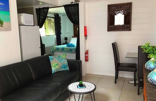 Coral Cove Apartment | Oceanfront Retreat The Cove Studio - Pet friendly