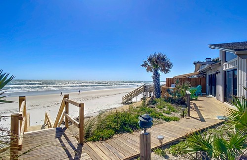 Sea Dunes Condo | Oceanfront Sailfish A3 | Large Deck & Steps to Car-Free Beach