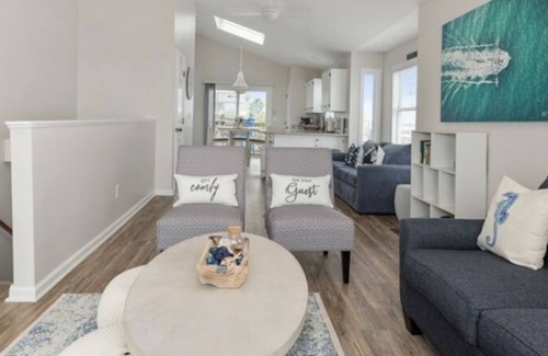 Sneads Ferry House | Oceanfront 2BR Sleeps 6 - Linens, Beach Chairs & Intracoastal Fishing & Kayaking