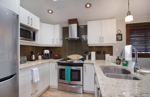 Port Renfrew Cabin | Oceanfront view, sleep 7, pet friendly in Port Renfrew BC