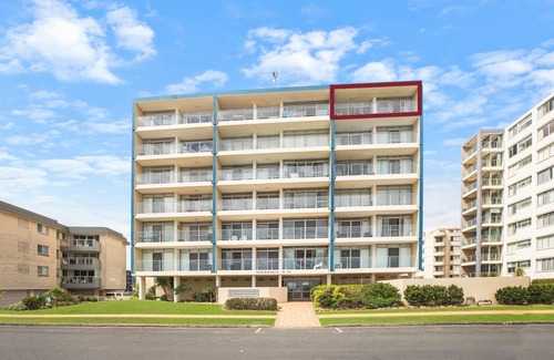 Forster Apartment | Oceanic 29: 2 BR, 1 BA Apartment in Forster, Sleeps 4