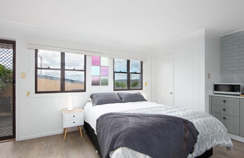 Brooms Head Apartment | Oceanique Studio 43 Ocean Road Brooms Head Cosy Ocean Views Opposite Beach