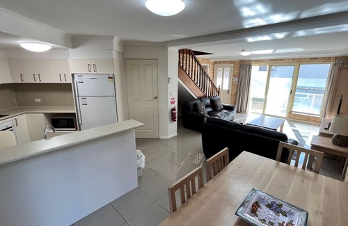 South West Rocks Apartment | OCEANSHORES 6- LOVELY 2 BEDROOM AIR CON UNIT