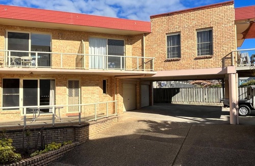 South West Rocks Apartment | OCEANSHORES 6- LOVELY 2 BEDROOM AIR CON UNIT