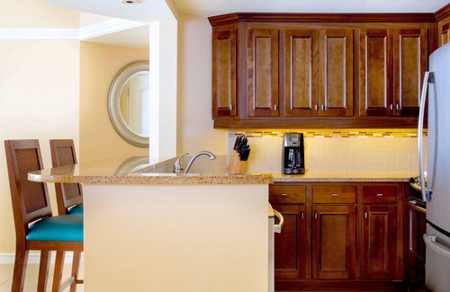 Palm Beach Resort | Oceanside - 2 Bedroom - Marriott's Aruba Surf Club - Full Resort Access