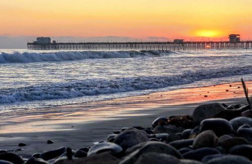 Townsite House | Oceanside Home with Yard - Walk to Beach and Pier