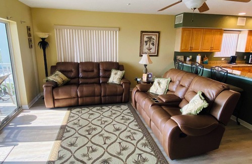 Independence Square Condo | OCEANSIDE LUXURY BEACHFRONT CONDO with Pool, SPA, Incredible Views
