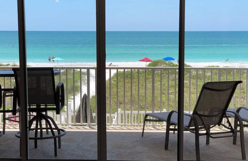 Independence Square Condo | OCEANSIDE LUXURY BEACHFRONT CONDO with Pool, SPA, Incredible Views