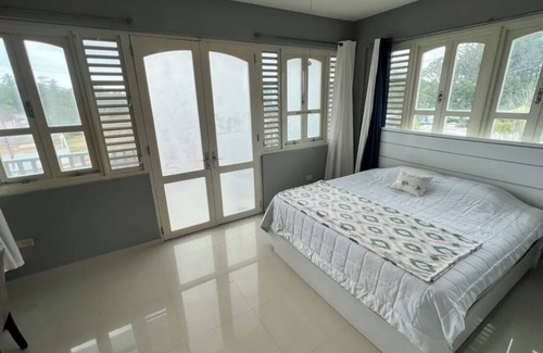 Cerro Gordo Apartment | Oceanside Oasis by the Beach