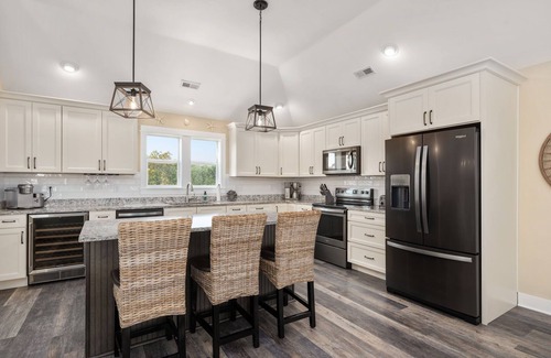 Whalehead Beach House | Oceanside,Pool,Spa,GameRm,7MinWalk2Beach&Sound New